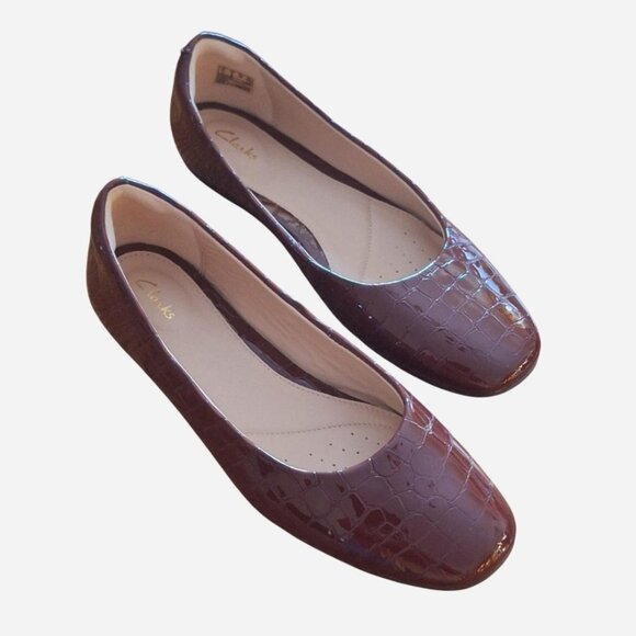Clarks, merlot crocodile patent leather ballet flats size 8 - Picture 1 of 5